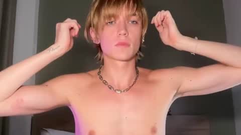 Snapshot of luka_marrant chatting on 06.21.26 aphex twink online show from 06.21.26
