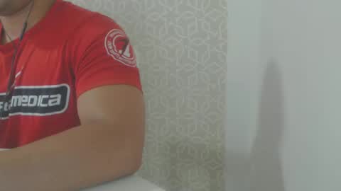 Snapshot of lukafitness chatting on 11.24.25 lukafitness online show from 11.24.25