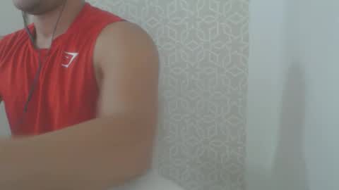 Snapshot of lukafitness chatting on 11.26.25 lukafitness online show from 11.26.25