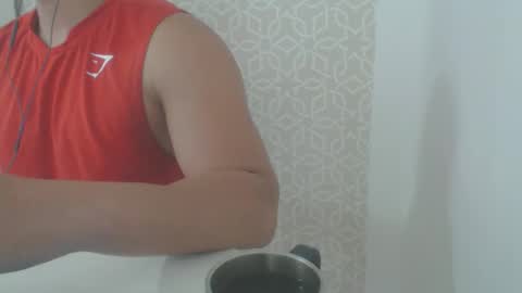 Snapshot of lukafitness chatting on 11.27.25 lukafitness online show from 11.27.25