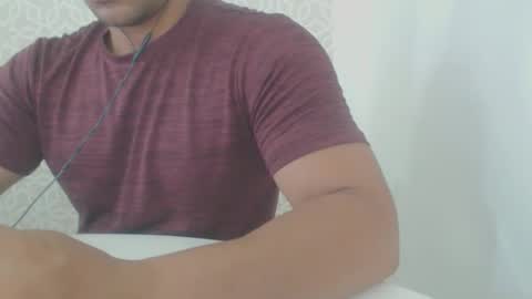 Snapshot of lukafitness chatting on 12.20.25 lukafitness online show from 12.20.25