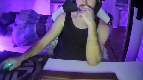 Snapshot of lukasschoetz chatting on 01.13.25 lukasschoetz online show from 01.13.25