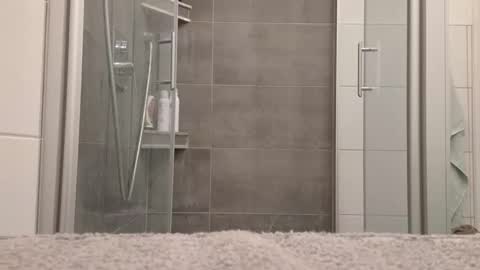 Snapshot of lukasschoetz chatting on 09.22.25 lukasschoetz online show from 09.22.25