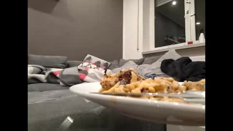 Snapshot of lukasschoetz chatting on 11.18.25 lukasschoetz online show from 11.18.25