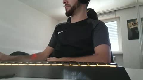 Snapshot of lukasschoetz chatting on 01.06.26 lukasschoetz online show from 01.06.26