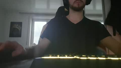 Snapshot of lukasschoetz chatting on 02.18.26 lukasschoetz online show from 02.18.26