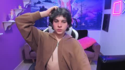 Snapshot of luke_howland chatting on 12.17.24 Luke online show from 12.17.24