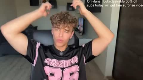 Snapshot of lukedesirable chatting on 07.17.26 lukedesirable online show from 07.17.26