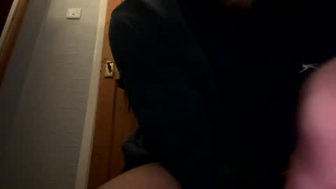 Snapshot of lukeeeeey96 chatting on 02.07.25 lukeeeeey96 online show from 02.07.25