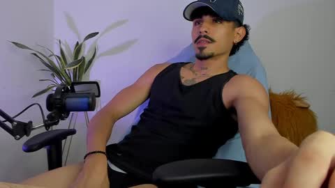 Snapshot of lukeetaylor_ chatting on 05.01.26 Luke Taylor online show from 05.01.26