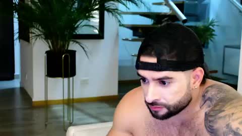 Snapshot of lukhass chatting on 06.21.26 Lukhas f4f online show from 06.21.26
