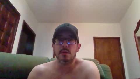 Snapshot of lukz88bigcock chatting on 12.27.24 Luke online show from 12.27.24