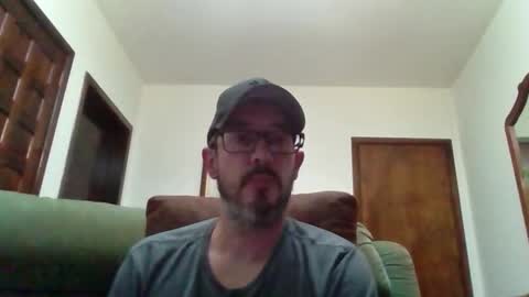 Snapshot of lukz88bigcock chatting on 09.18.25 Luke online show from 09.18.25