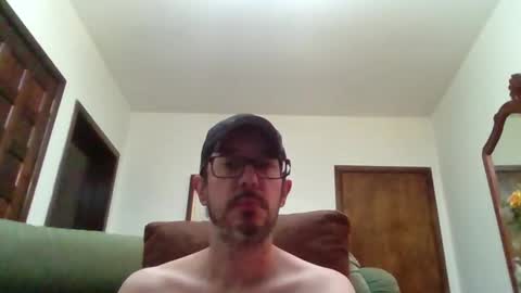 Snapshot of lukz88bigcock chatting on 10.25.25 Luke online show from 10.25.25