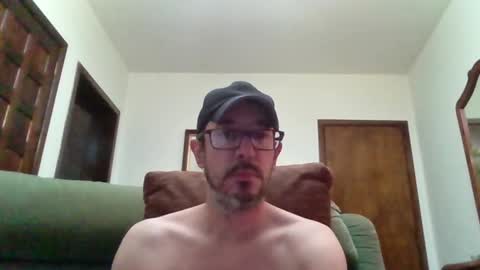Snapshot of lukz88bigcock chatting on 10.26.25 Luke online show from 10.26.25
