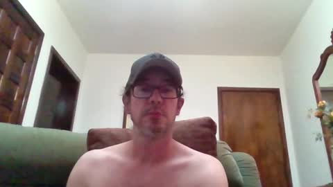 Snapshot of lukz88bigcock chatting on 03.27.26 Luke online show from 03.27.26