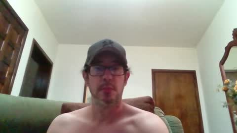 Snapshot of lukz88bigcock chatting on 03.29.26 Luke online show from 03.29.26