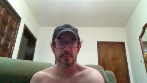 Snapshot of lukz88bigcock chatting on 04.08.26 Luke online show from 04.08.26