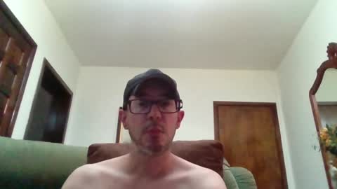 Snapshot of lukz88bigcock chatting on 04.17.26 Luke online show from 04.17.26