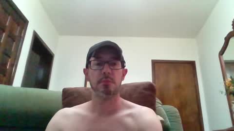 Snapshot of lukz88bigcock chatting on 04.24.26 Luke online show from 04.24.26