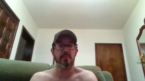 Snapshot of lukz88bigcock chatting on 06.11.26 Luke online show from 06.11.26