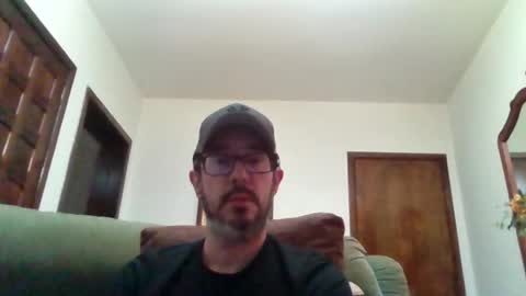 Snapshot of lukz88bigcock chatting on 06.19.26 Luke online show from 06.19.26