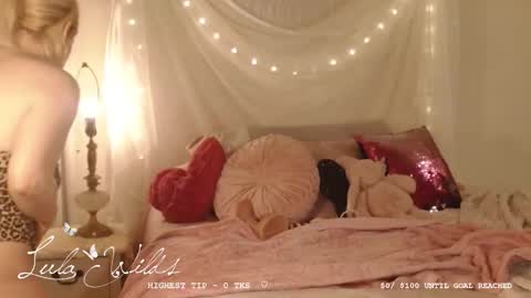 Snapshot of lulawilds chatting on 10.10.25 lula wilds online show from 10.10.25