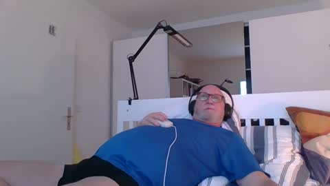 Snapshot of luley58 chatting on 02.21.25 luley58 online show from 02.21.25