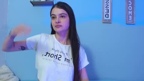 Snapshot of lulu_cm chatting on 09.30.25 lulu_cm online show from 09.30.25