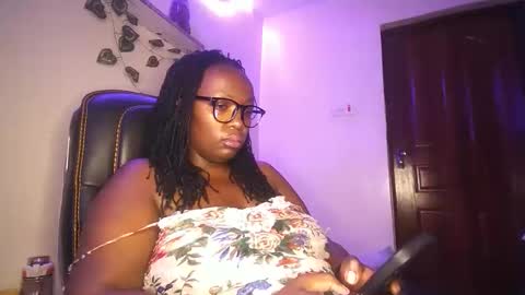 lulu_sparks1 online show from 10.20.25