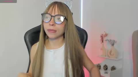 luluuberry online show from 10.30.25