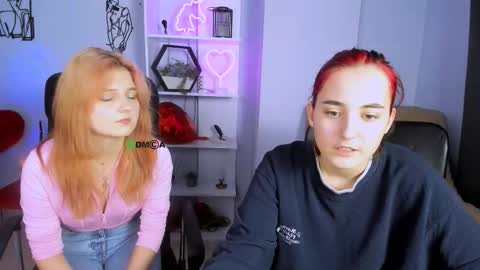 Snapshot of lumera_gentle chatting on 12.16.25 lumera_gentle online show from 12.16.25