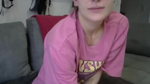 Snapshot of lumivex chatting on 12.16.25 lumivex online show from 12.16.25