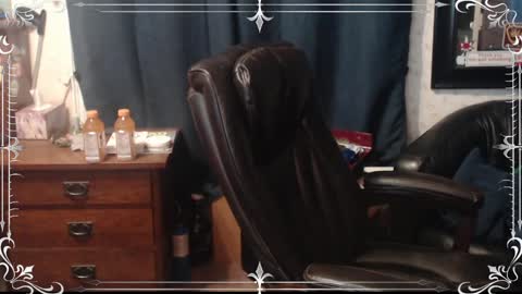 Snapshot of lump420 chatting on 01.21.25 lump420 online show from 01.21.25