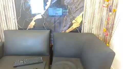 Snapshot of luna253951 chatting on 06.18.26 luna253951 online show from 06.18.26