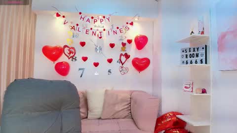 Luna And Titan  online show from 02.19.26