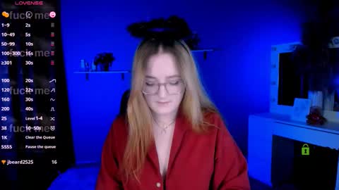 luna_berryy online show from 10.02.25