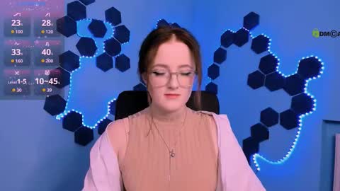 luna_berryy online show from 12.17.25