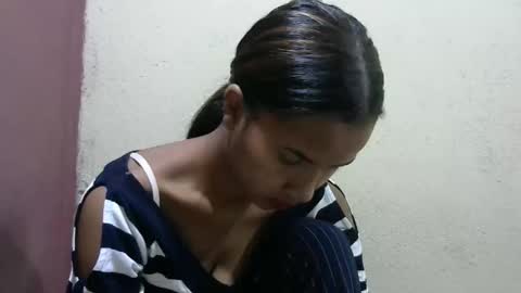 Snapshot of luna_cherry0 chatting on 05.12.26 Laura online show from 05.12.26