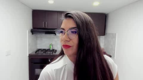 luna  online show from 10.28.25