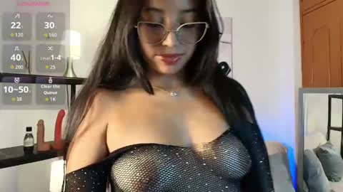 Snapshot of luna_ferrer10 chatting on 04.17.26 Luna Ferrer online show from 04.17.26