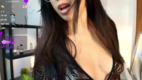 Snapshot of luna_ferrer10 chatting on 05.19.26 Luna Ferrer online show from 05.19.26
