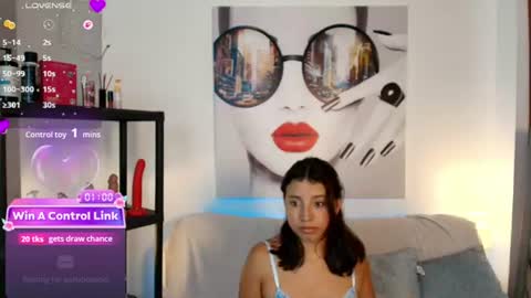 Snapshot of luna_ferrer10 chatting on 06.14.26 Luna Ferrer online show from 06.14.26
