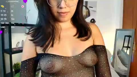 Snapshot of luna_ferrer10 chatting on 06.23.26 Luna Ferrer online show from 06.23.26