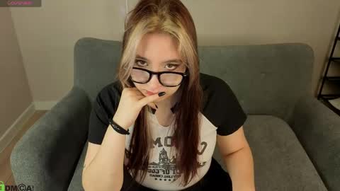 Luna Host online show from 04.20.26