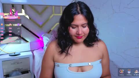 Luna  Jonez  online show from 11.20.25