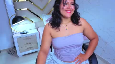 Luna  Jonez  online show from 11.23.25