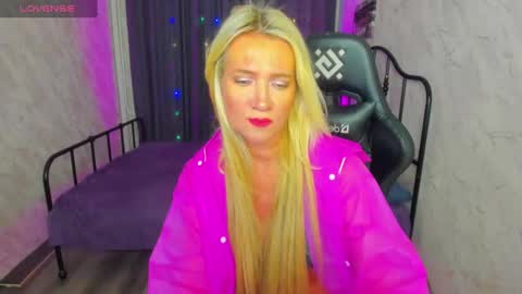 luna_lew1s online show from 02.22.25