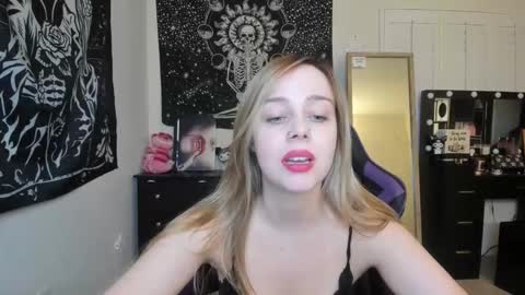 Luna online show from 11.27.25