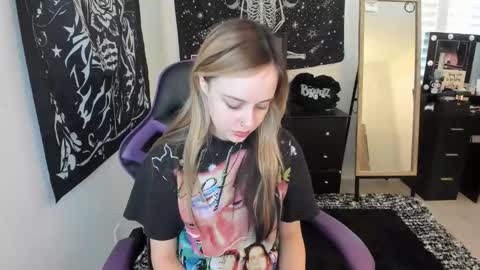 Luna online show from 12.17.25